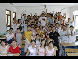 2006年金沙一中英語營:林老師與學生